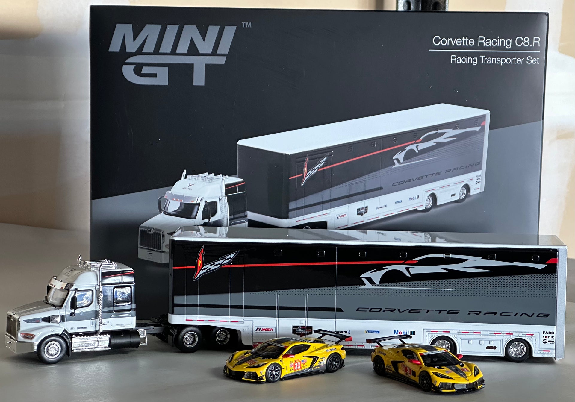 Mini GT 1:64 Chevrolet Corvette C8R Racing Cars #3 & #33 Winners